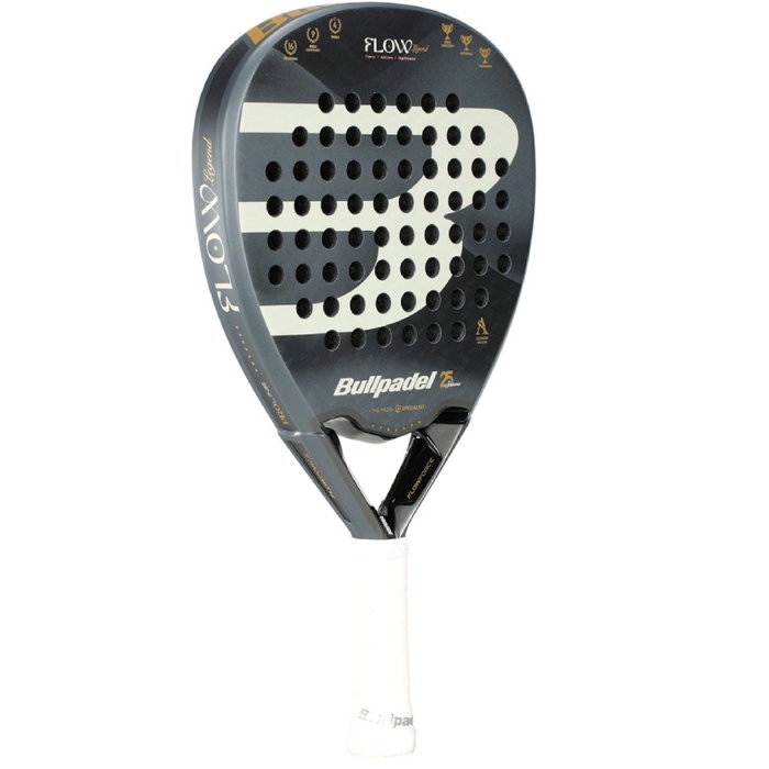 Bullpadel Flow Legend 2026 (Alejandra Salazar) Blanca y Negra Bullpadel Flow Legend 2026 (Alejandra Salazar) Blanca y Negra